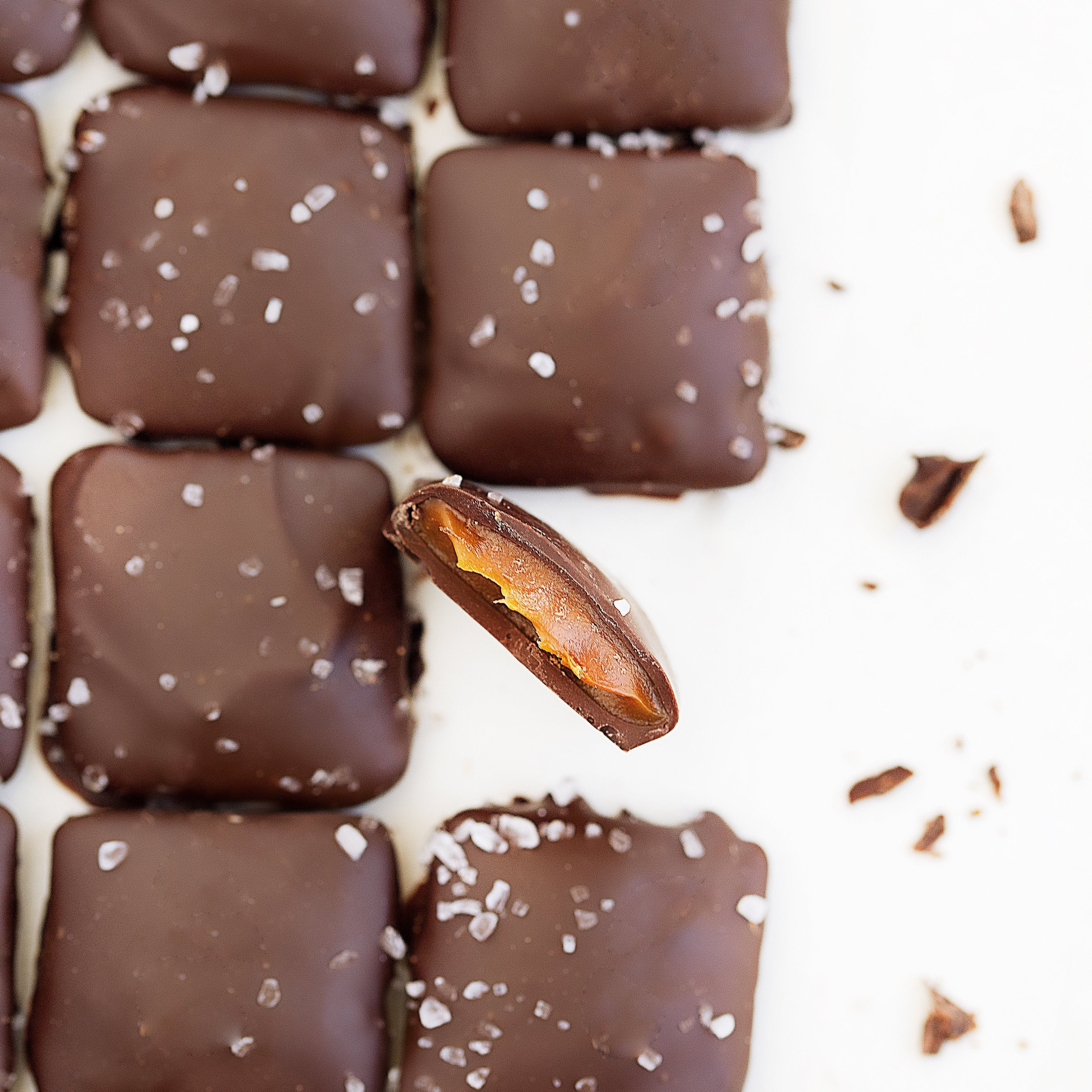 Sanders Candy - Dark Chocolate Sea Salt Caramel Thins 6 oz. Pouch - Image 3